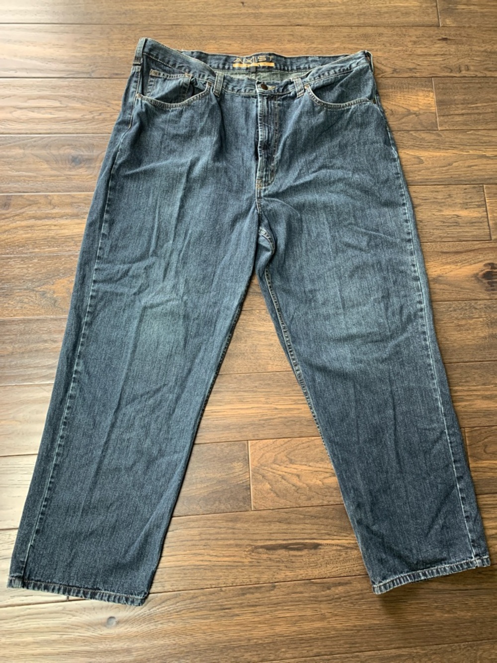 Axist Relaxed Fit Men's Jeans in Dark Blue Denim. Pre-Owned. Size: 40x29.